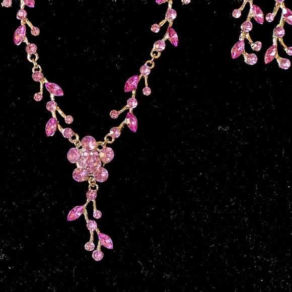 Silver & Amethyst Crystal Necklace & Earrings!! - Picture 4 of 6